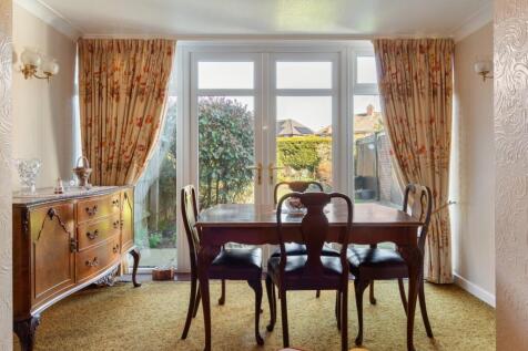 Sitting/Dining Area
