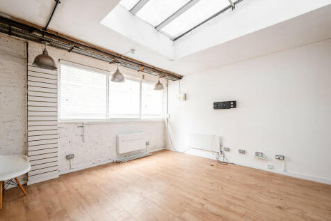 London F Studios ...