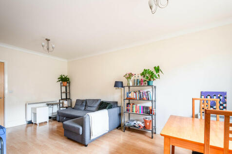 Garrick Crt 4 - L...