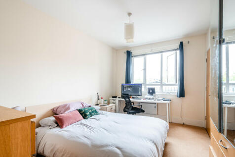 Garrick Crt 4 - L...