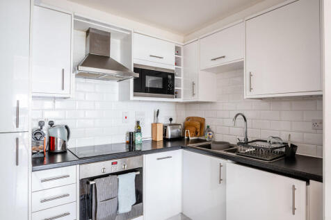 Baltic Place 40 -...