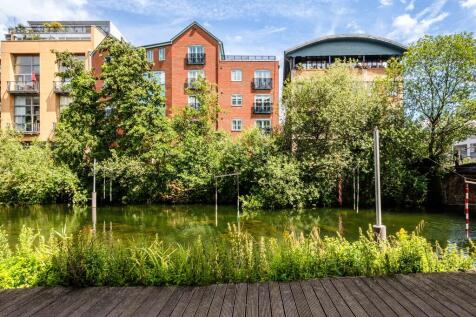 Baltic Place 40 -...