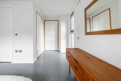 Sidworth St 18 F8...
