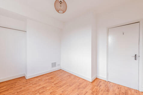 Sandringham Rd 80...