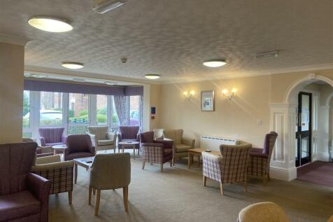 COMMUNAL LOUNGE
