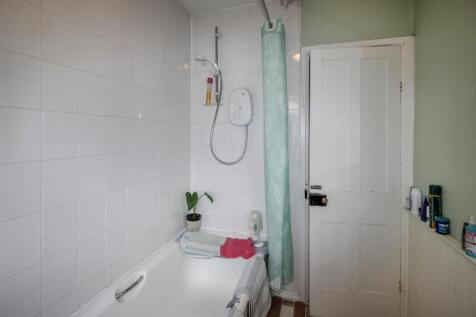 HOUSE BATHROOM/ W.C.