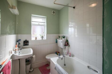 HOUSE BATHROOM/ W.C.