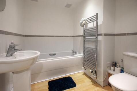 BATHROOM/W.C.