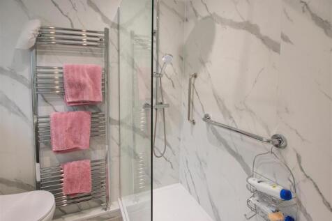 SHOWER ROOM/WC