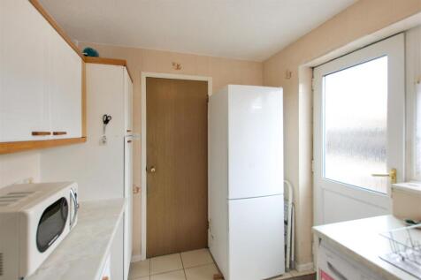 FITTED KITCHEN