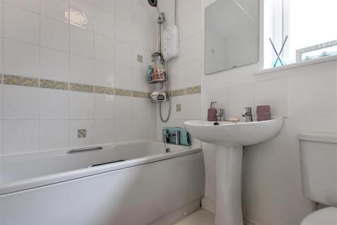HOUSE BATHROOM/ W.C.