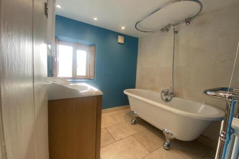 BATHROOM/W.C.