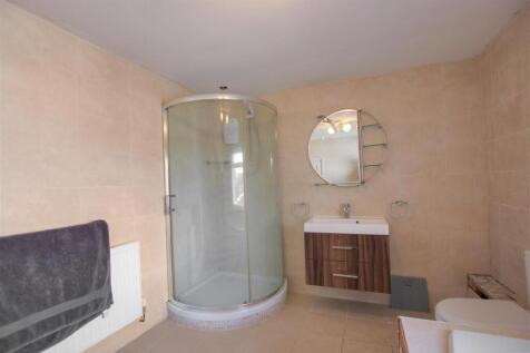 HOUSE BATHROOM