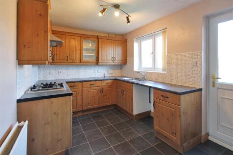 FITTED KITCHEN