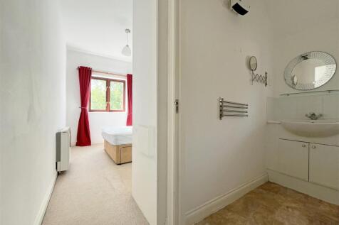 En-suite/Bedroom One