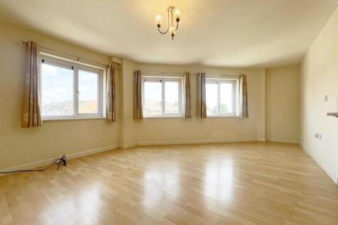 Lounge/Dining Area