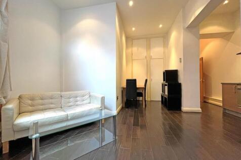 Lounge &amp; Dining Area