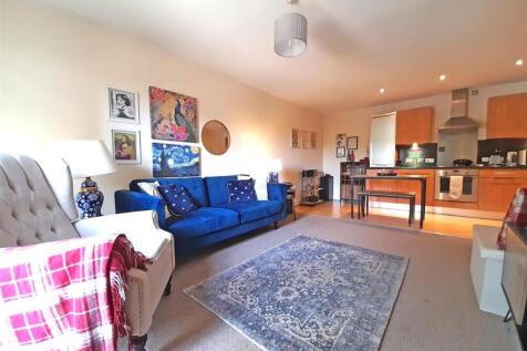 Living Area / Kitchen
