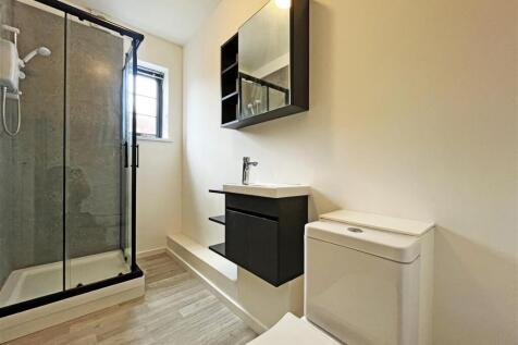 Flat 8 Shower Room