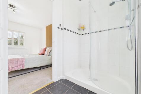 En-suite off Bed One