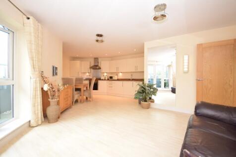 Living Room &amp; Kit...