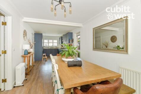 Dining Area/Kitchen