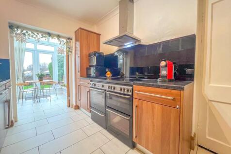 Briars Close - Image-15.jpg