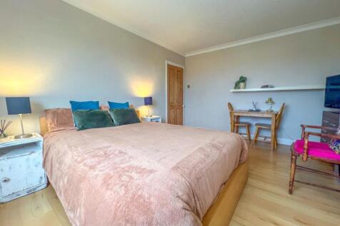 Briars Close - Image-3.jpg