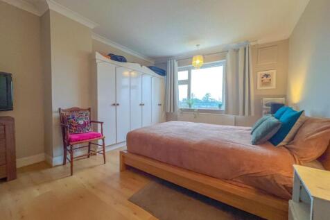 Briars Close - Image-21.jpg