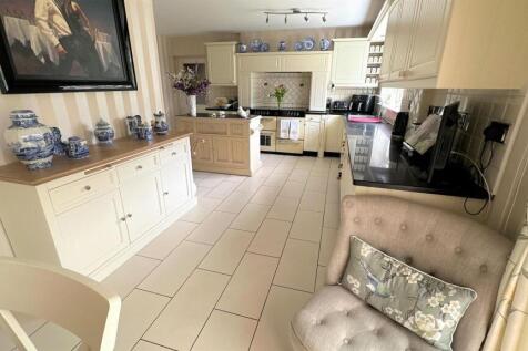 kitchen 5.jpg