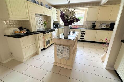 kitchen 1.jpg