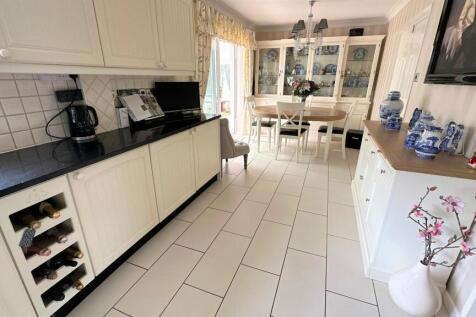 kitchen 3.jpg