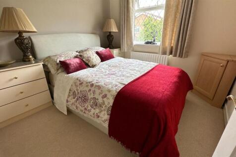 bed 1.jpg