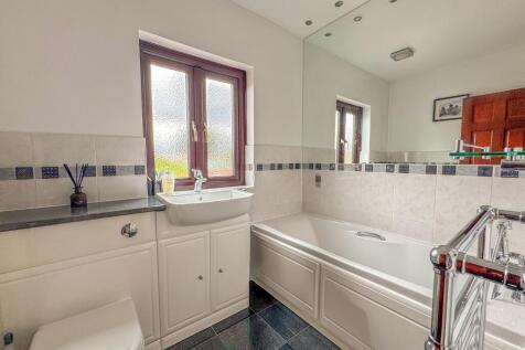 First Floor Bathroom