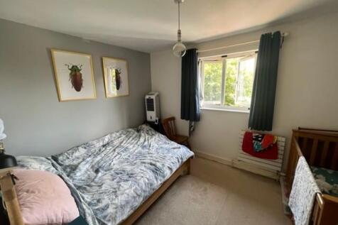 bed1.jpg
