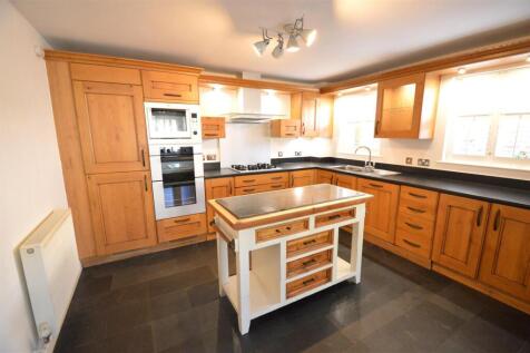 Kitchen 1.JPG