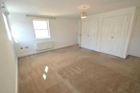 Bedroom 1 .JPG