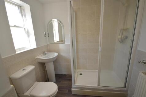En suite 2 .JPG