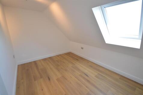 Bedroom 4 .JPG