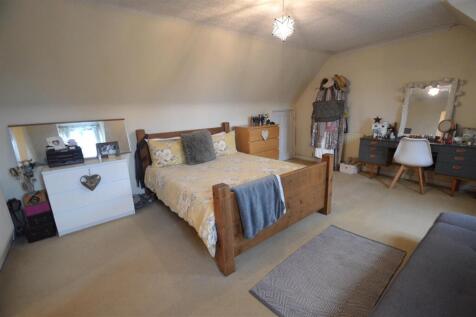 Bedroom 1.JPG