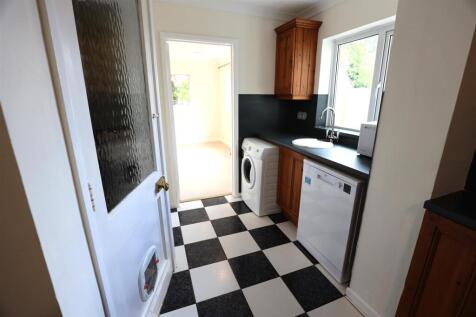 Kitchen 2 .JPG