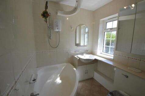 Bathroom .JPG