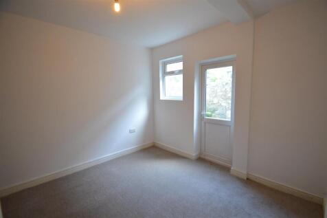 Bedroom 1.JPG