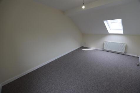 Bedroom 1 .JPG