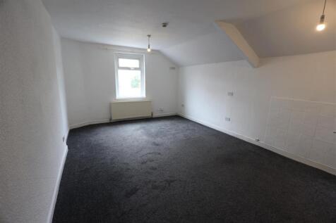 Bedroom 1 .JPG