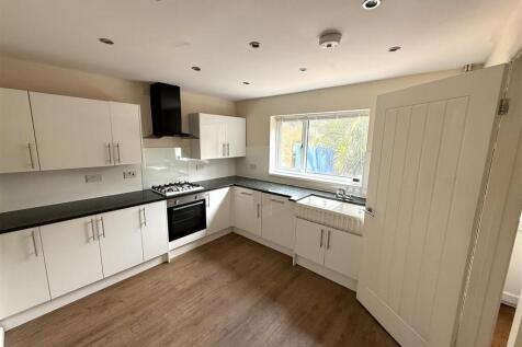 Kitchen new.jpeg