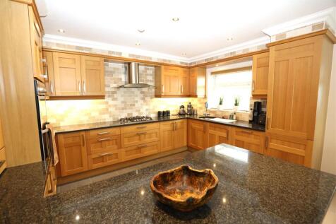 Kitchen 2 .JPG
