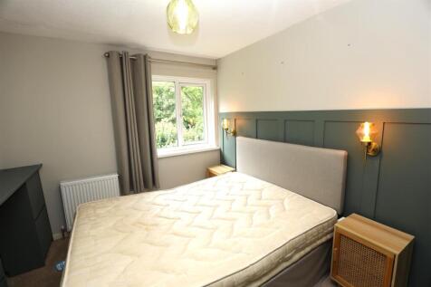 Bedroom 2 .JPG