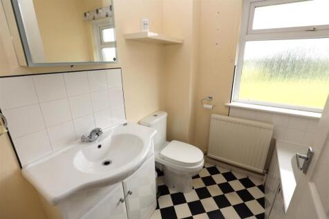 Bathroom .JPG