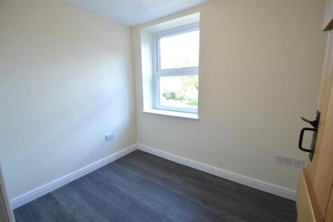 Bedroom 2 .JPG
